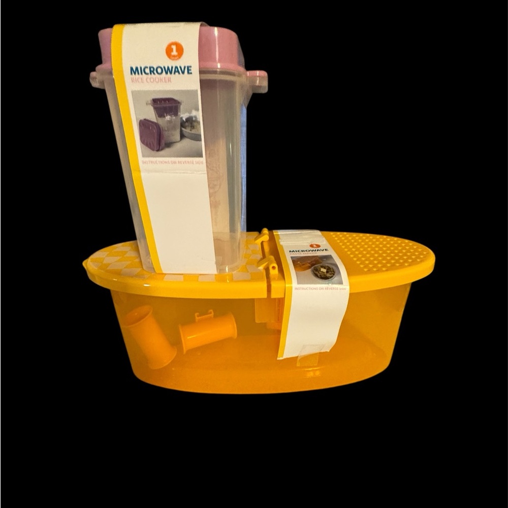 Yellow Microwave Pasta cooker & Purple Microwave Rice Cooker. NWT. Never used